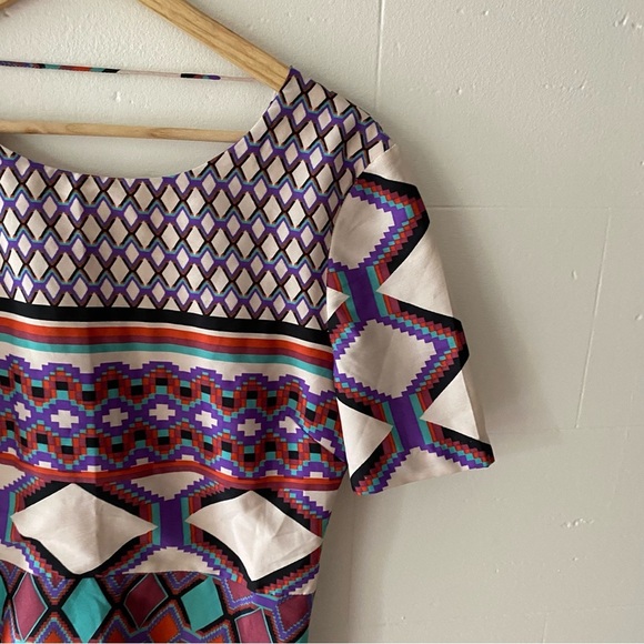 Walter Baker Geometric Patterned Top - Picture 3 of 13